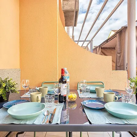 Island * San Bartolomé